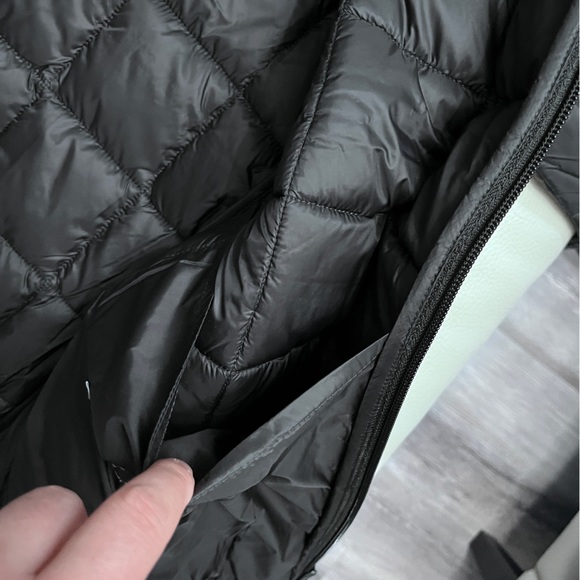 NWT - Barbour Unisex Lightweight Swale Quilted Jacket - Men M/Women L - Picture 8 of 11